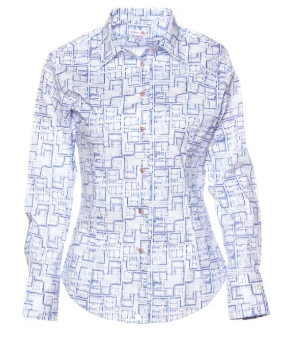 Chemise boutonnée à manches longues et à col, avec un motif géométrique carré bleu sur fond blanc.
